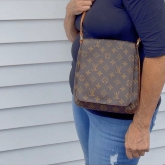 LOUIS VUITTON Musette Salsa shoulder bag - Picture 6 of 15